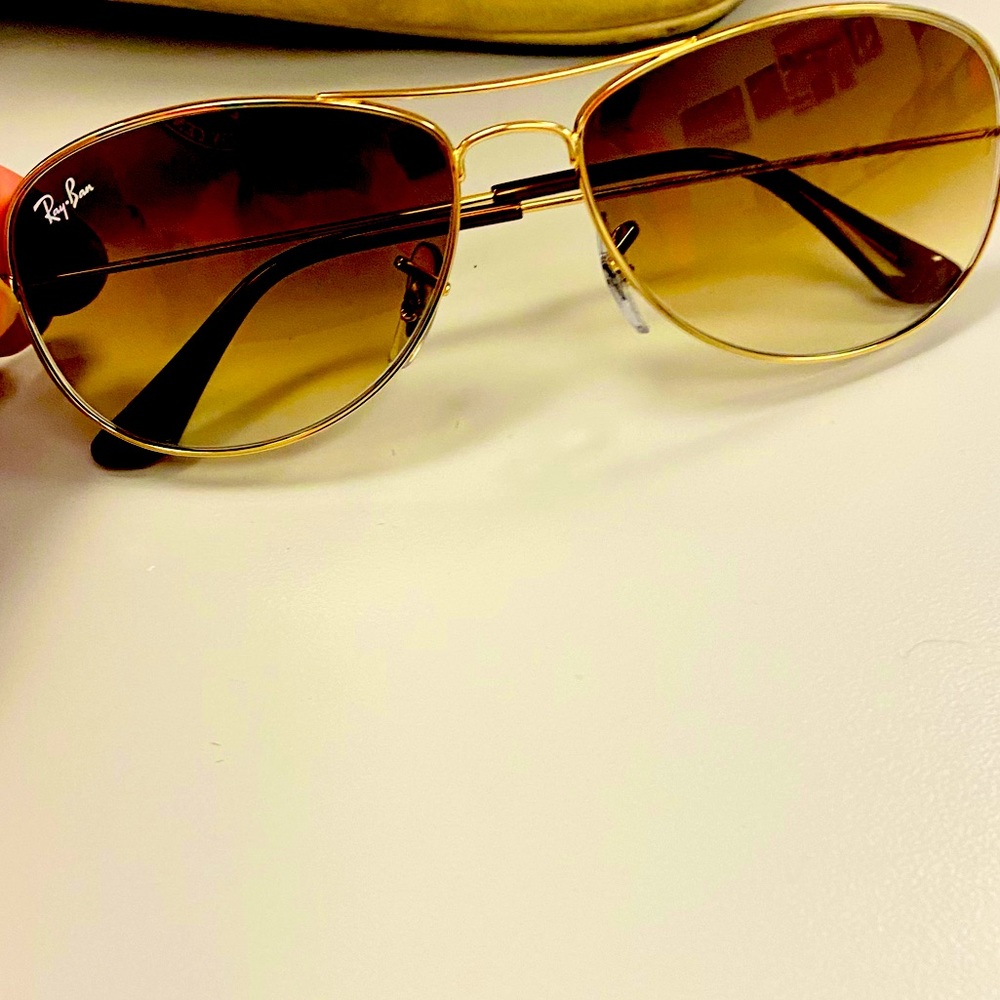 Brand new Ray-Ban Sunglasses NEW with CASE